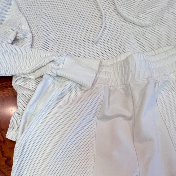 Two-piece White Mesh and Jersey set in Small by Peach Athleisure - Picture 4 of 5